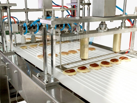 Машина для инъекции начинки и сборки сэндвича